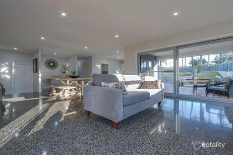 Property photo of 32 Aquabella Drive Eagle Point VIC 3878