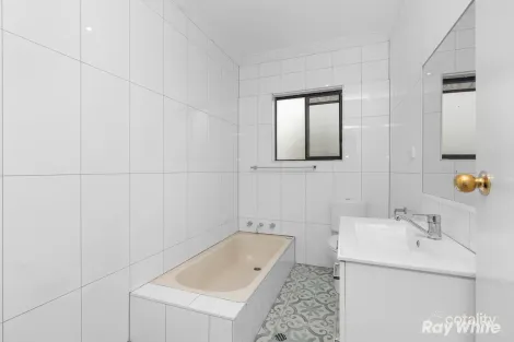 Property photo of 2/6 Borneo Place Ashmont NSW 2650