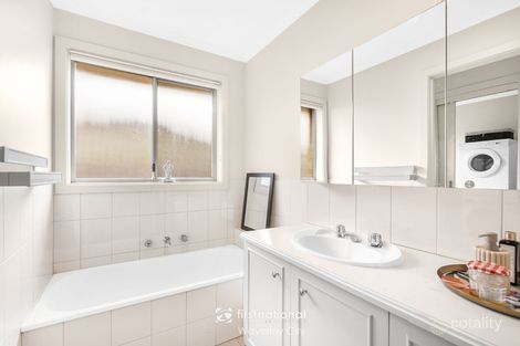 Property photo of 1/20 Howard Avenue Mount Waverley VIC 3149