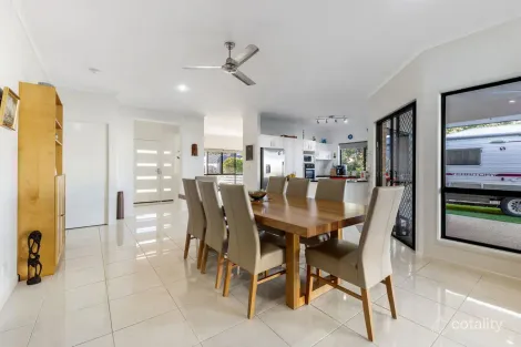 Property photo of 5 Gloria Close Glass House Mountains QLD 4518