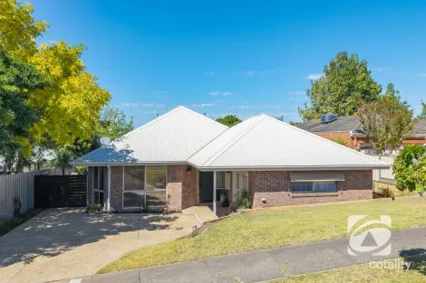 26 Leigh Dr, Pakenham, VIC 3810