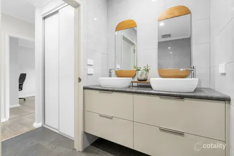 Property photo of 32 Bindon Street Flying Fish Point QLD 4860