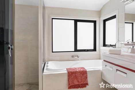 Property photo of 26 Acacia Avenue Oakleigh South VIC 3167