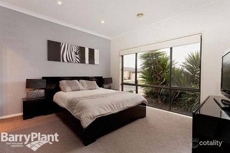 Property photo of 32 Hardwick Road Point Cook VIC 3030