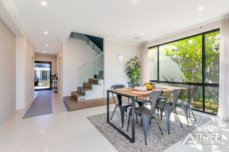 Property photo of 25 Cedarleaf Entrance Treeby WA 6164