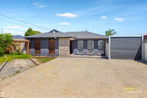 23 Clowes St, Melton South, VIC 3338