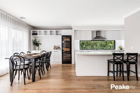 Property photo of 17 Bayleaf Street Berwick VIC 3806