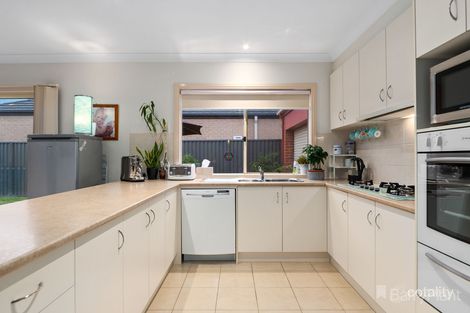 Property photo of 30 Darwin Way Pakenham VIC 3810