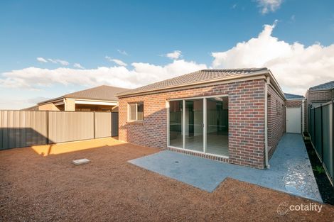 Property photo of 14 Periwinkle Circuit Craigieburn VIC 3064