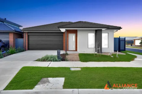 10 NITRE ST, MANOR LAKES, VIC 3024