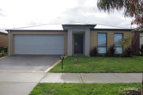 16 Seville St, Pakenham, VIC 3810