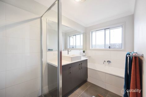Property photo of 10 Tempest Drive Glenvale QLD 4350