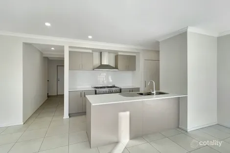 Property photo of 11 Freesia Drive Wallan VIC 3756