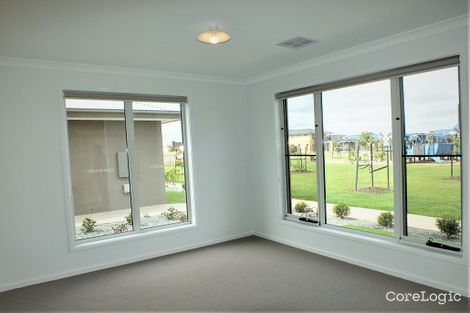 Property photo of 10 Abalone Walk Tarneit VIC 3029