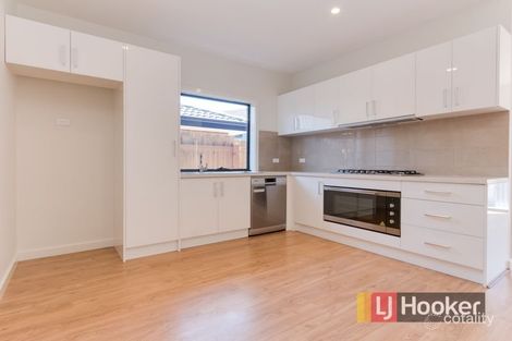 Property photo of 3/10 Myrtle Grove Doveton VIC 3177