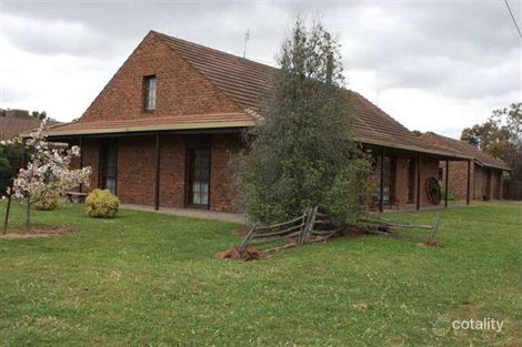 9 Hewitt St, Warracknabeal, VIC 3393