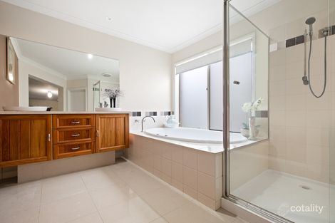 Property photo of 5 Bunya Place Werribee VIC 3030