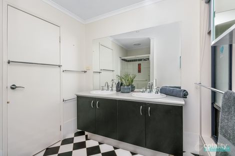 Property photo of 17 Manna Gum Drive Epsom VIC 3551