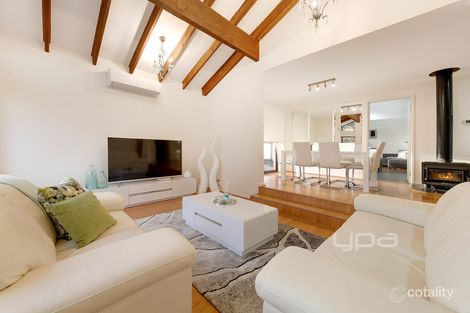 Property photo of 16 Aster Close Meadow Heights VIC 3048