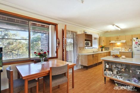 Property photo of 23 Dents Place Gymea Bay NSW 2227