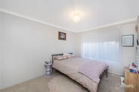 Property photo of 37 Sellafield Bend Waikiki WA 6169