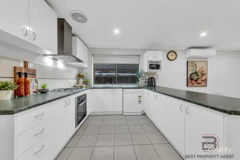 Property photo of 66 Astley Wynd Lynbrook VIC 3975