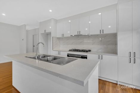 Property photo of 27 Lemongrass Drive Mickleham VIC 3064