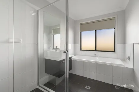 Property photo of 40 Pippin Way Orange NSW 2800