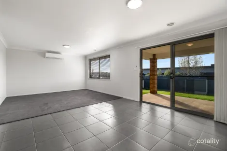 Property photo of 40 Pippin Way Orange NSW 2800