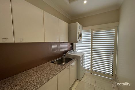 Property photo of 16 Steyning Court Arundel QLD 4214