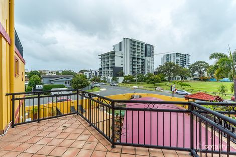 Property photo of 16/10-12 Bath Street Labrador QLD 4215