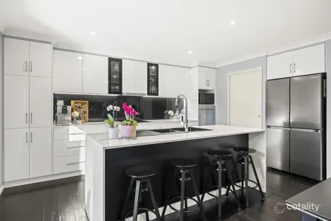 Property photo of 5 Whitefield Glenvale QLD 4350
