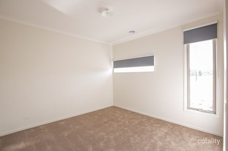 Property photo of 35 Burnham Crescent Keysborough VIC 3173