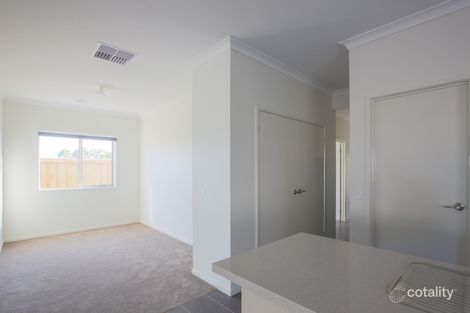 Property photo of 35 Burnham Crescent Keysborough VIC 3173