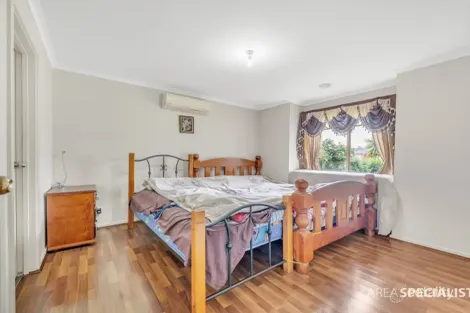 Property photo of 42 Taplan Crescent Cranbourne West VIC 3977