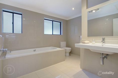 9 Lynell St, Hamilton, QLD 4007