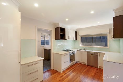 Property photo of 30 Dunvegan Crescent Macleod VIC 3085