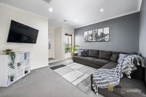Property photo of 2/151 Melrose Drive Tullamarine VIC 3043