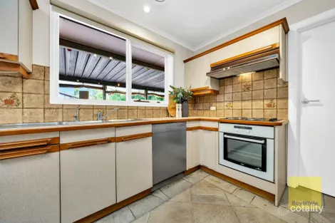 Property photo of 10 Diamond Avenue Albanvale VIC 3021