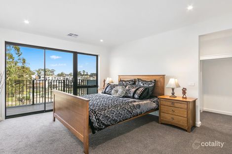 Property photo of 21 Auburn Crescent Doncaster VIC 3108