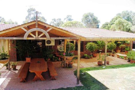 72 Ford Rd, Lesmurdie, WA 6076