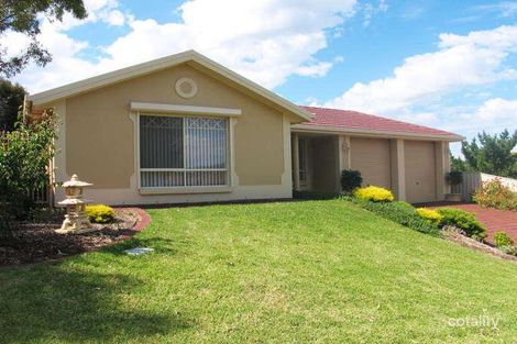 8 Latimer Cres, Trott Park, SA 5158