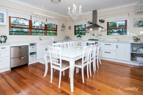 Property photo of 14 Saint James Place Flinders View QLD 4305