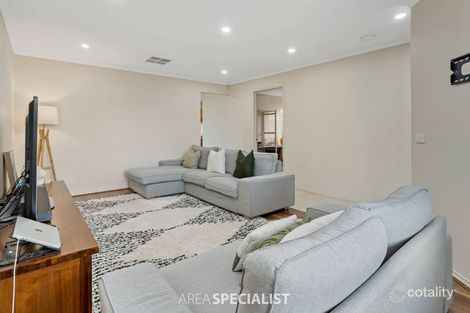 Property photo of 14 Hertford Court Cranbourne North VIC 3977