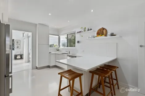 Property photo of 9 Haynes Road Sorrento WA 6020