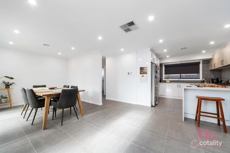 Property photo of 5 Mahogany Close Hampton Park VIC 3976