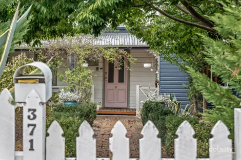 Property photo of 371 Rouse Street Tenterfield NSW 2372