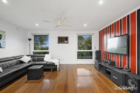 Property photo of 11 Daniel Solander Drive Endeavour Hills VIC 3802