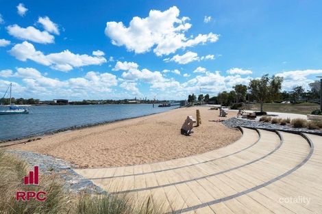 Property photo of 2401/118 Parkside Circuit Hamilton QLD 4007