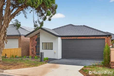 1/2 Charles St, Ringwood East, VIC 3135